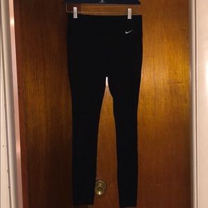 3 pairs of skinny ankle Nike workout leggings